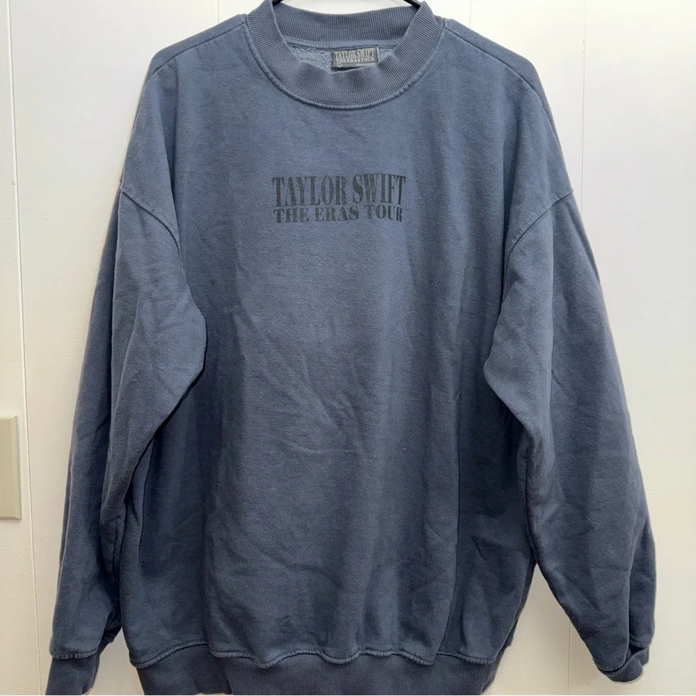 Taylor Swift Eras Tour Sweatshirt Large Dark Gray Blue - Picture 1 of 4